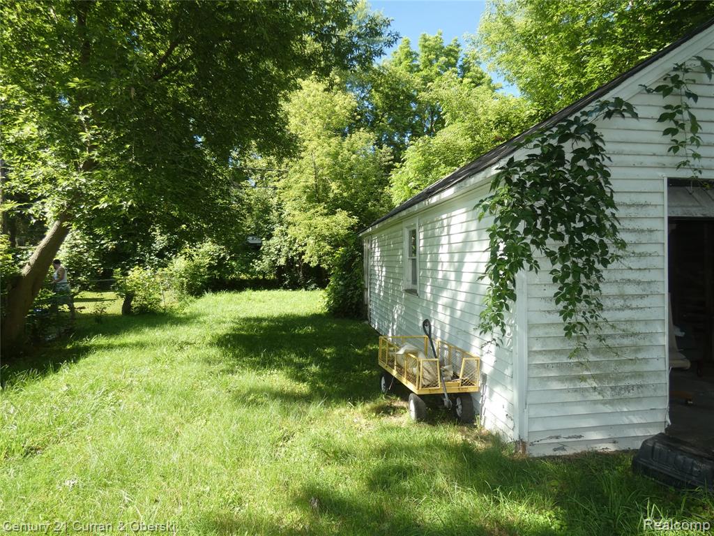 136 East Rundell Street Pontiac, MI 48342 - Photo 5 of 13