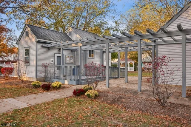 $2,800 | 216 Woods Edge Drive, Succasunna, NJ 07876