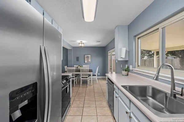 $1,600 | 3315 Glacier Lake, San Antonio, TX 78222