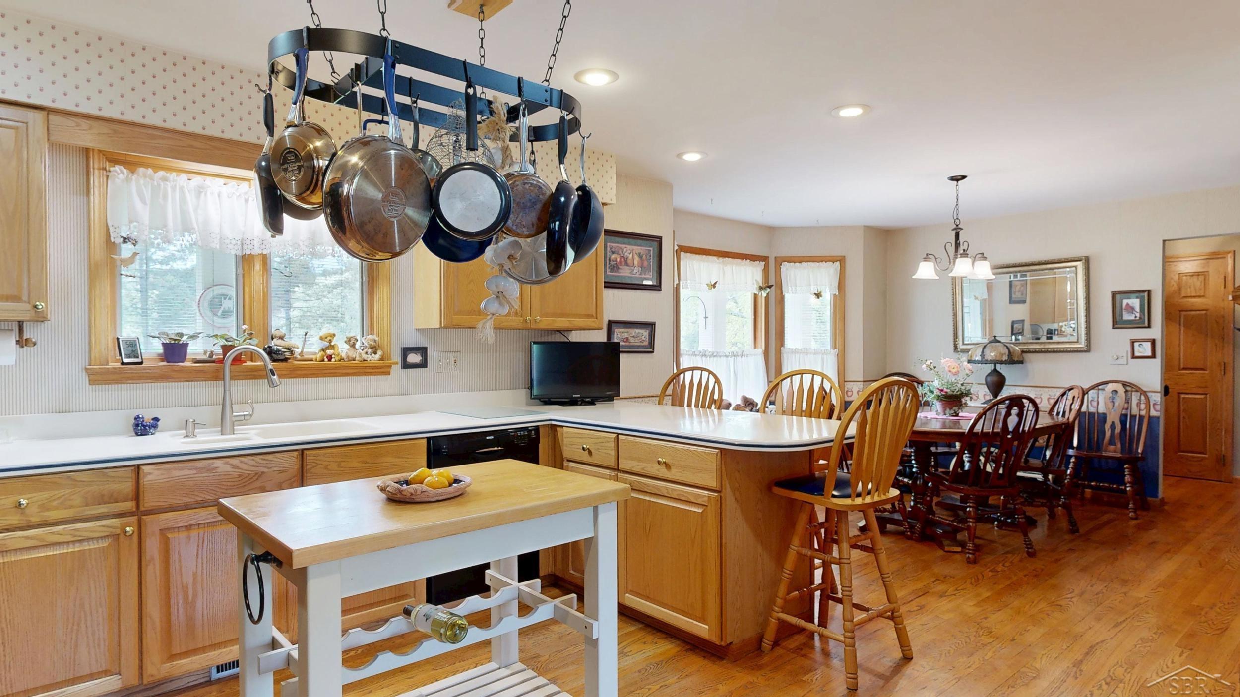 5220 North River Road Freeland, MI 48623 - Photo 15 of 47