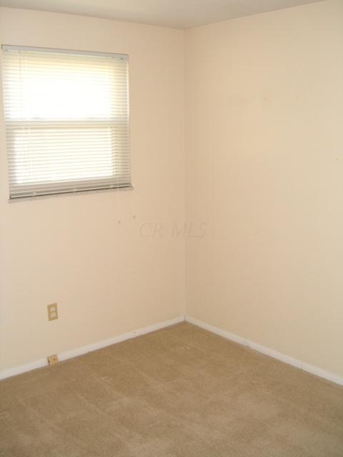 3806 Adell Road Columbus, OH 43228 - Photo 6 of 14 Gallery Image 6