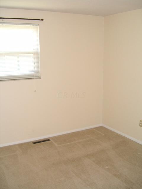 3806 Adell Road Columbus, OH 43228 - Photo 8 of 14 Gallery Image 8