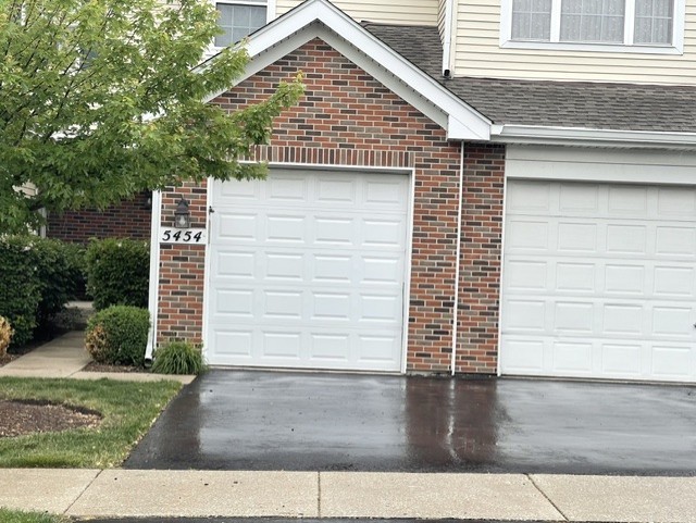 5454 Elizabeth Place Rolling Meadows, IL 60008 - Photo 2 of 21