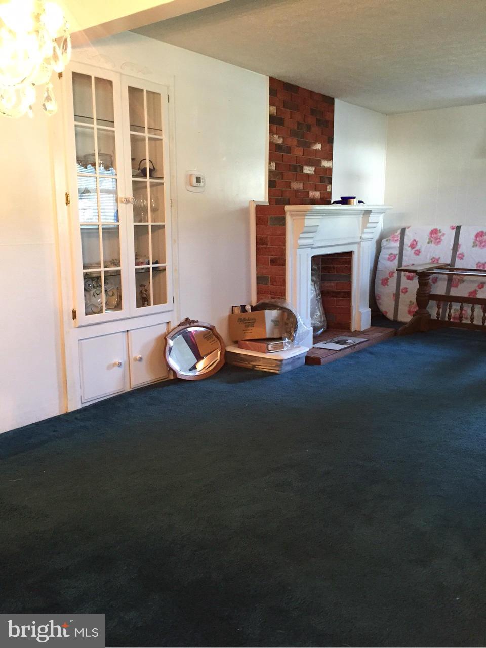 398 Butler Road Reisterstown, MD 21136 - Photo 10 of 16 Family Room