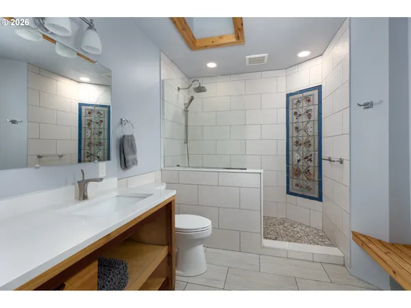 $705,000 | 3653 Park Pl Loop, Hood River, OR 97031