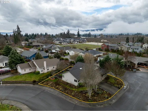 $705,000 | 3653 Park Pl Loop, Hood River, OR 97031
