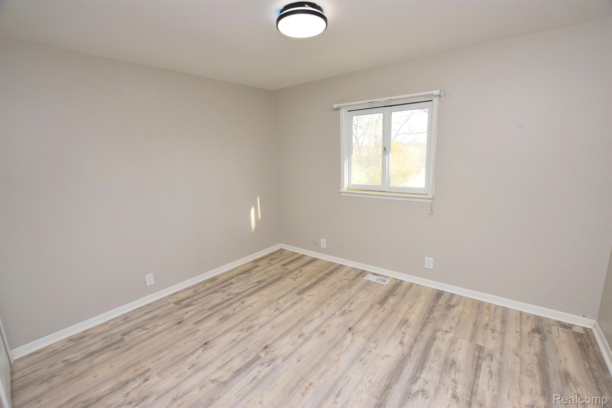 4146 Beecher Road Flint, MI 48532 - Photo 15 of 26 Gallery Image 15