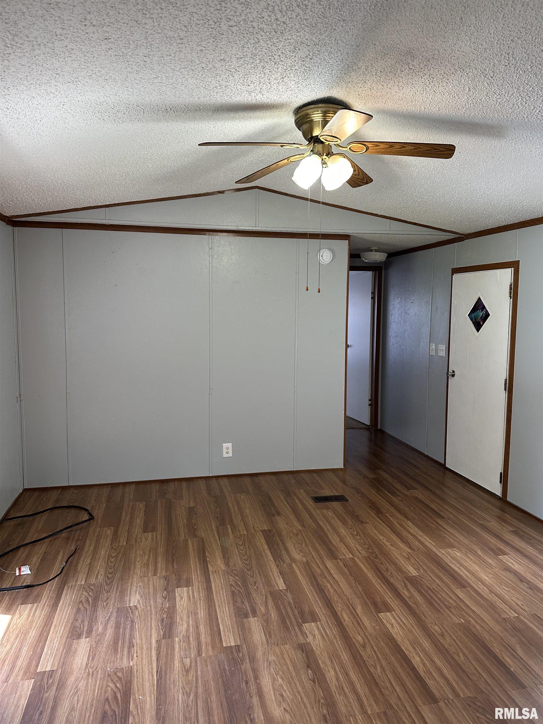 9997 Whitecotton Road Marion, IL 62959 - Photo 6 of 11
