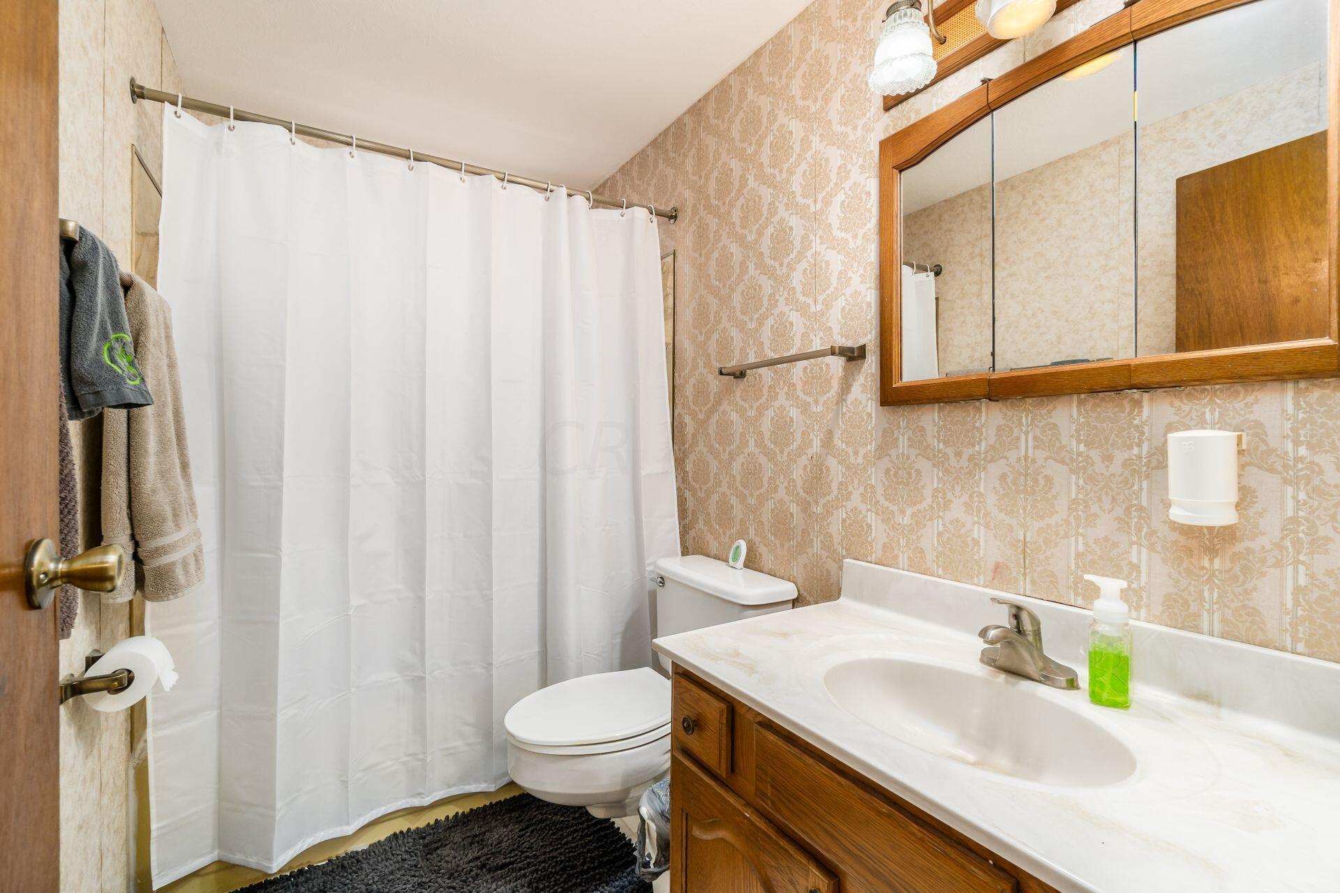 3440 Binbrook Road North Columbus, OH 43227 - Photo 17 of 25 Bathroom