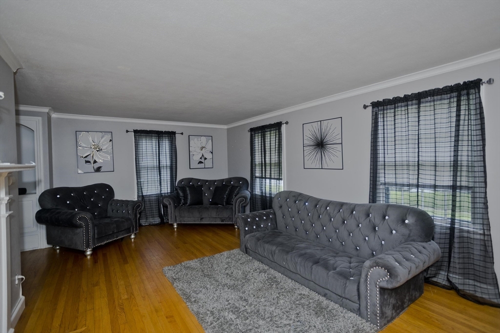 45 Fenimore Boulevard Springfield, MA 01108 - Photo 7 of 41 Gallery Image 7