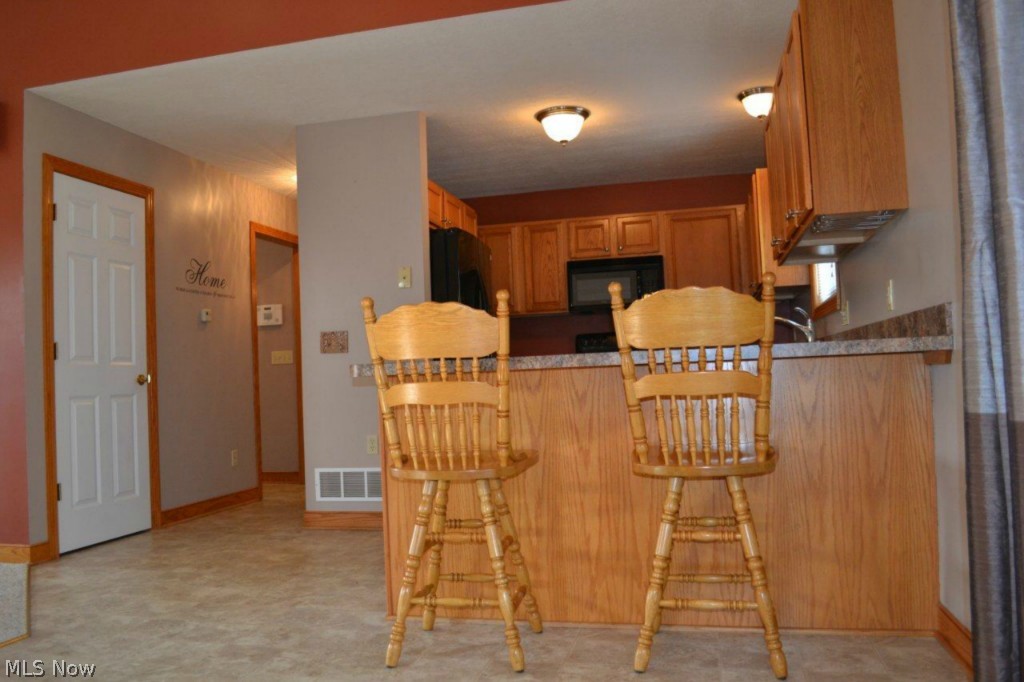 5924 Wentworth Road Southwest Canton, OH 44706 - Photo 4 of 24