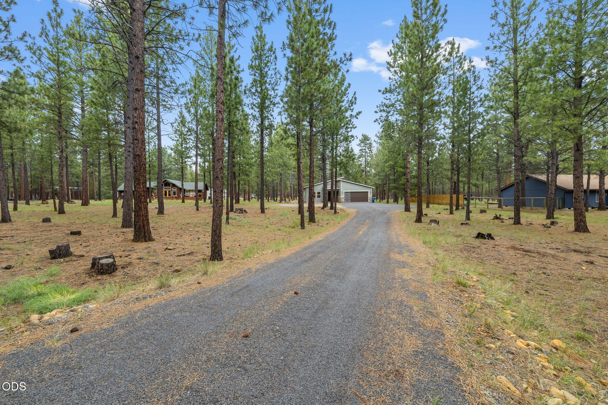 14431 Crossroads Loop Sisters, OR 97759 - Photo 2 of 37