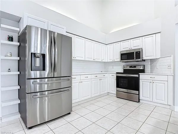 $2,800 | 351 Pindo Palm Drive, Naples, FL 34104