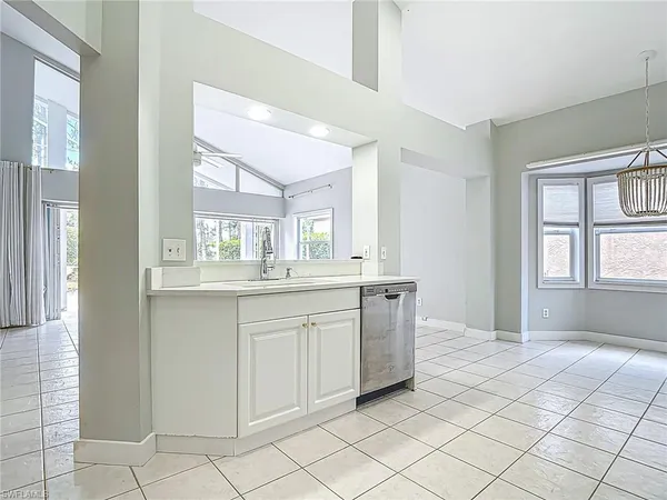 $2,800 | 351 Pindo Palm Drive, Naples, FL 34104