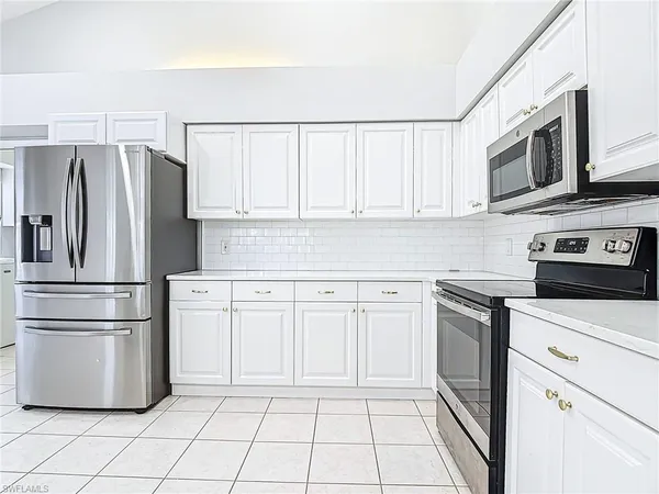 $2,800 | 351 Pindo Palm Drive, Naples, FL 34104