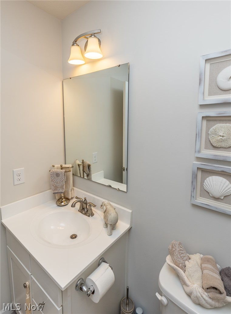 240 Stone Ridge Way Berea, OH 44017 - Photo 19 of 35 Second Floor full Bath