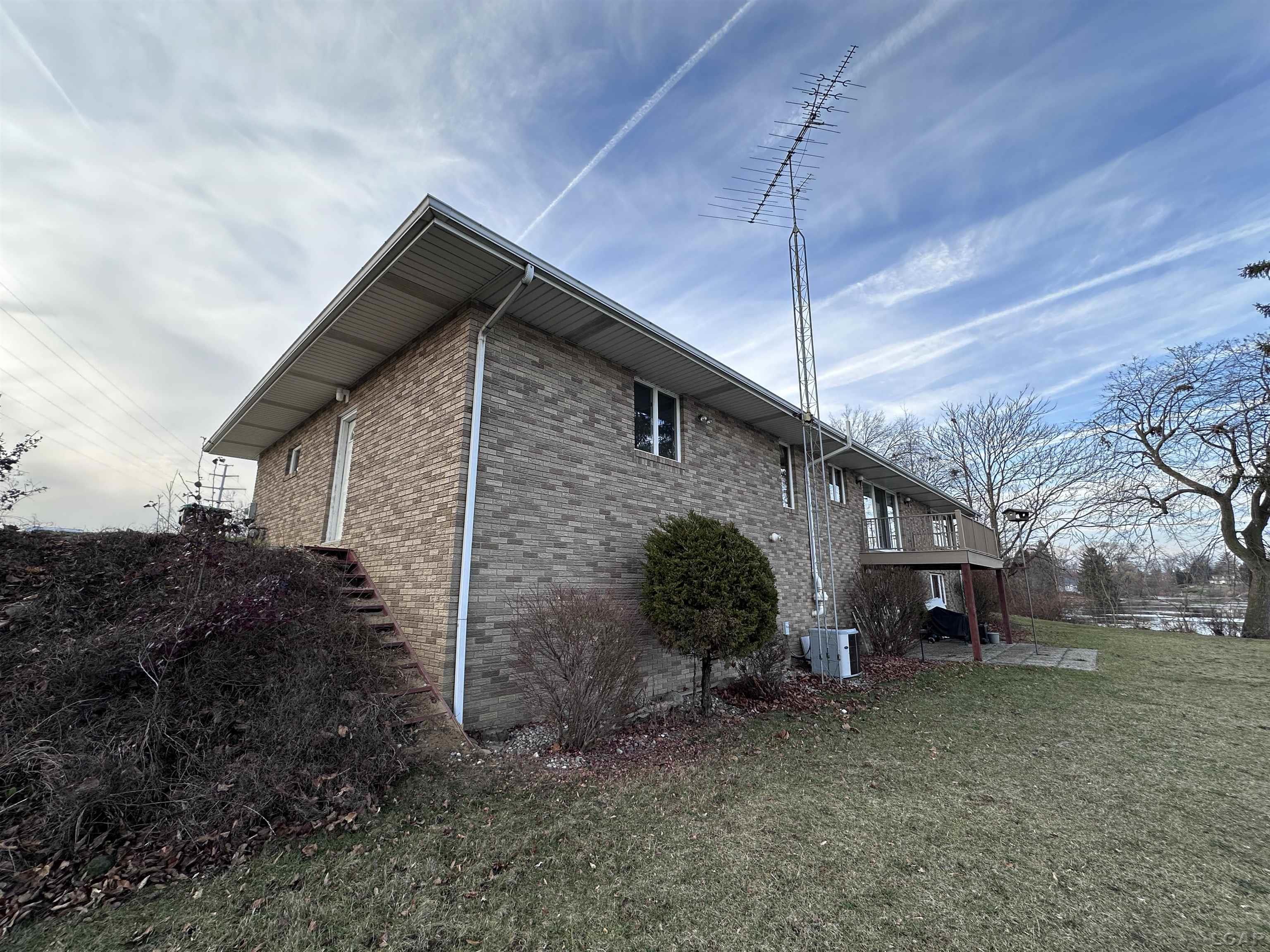 2075 Ballenberger Road Adrian, MI 49221 - Photo 33 of 40 50162838-39ac6d89-0be7-490b-a40a-0bcc7b27df00.JPG