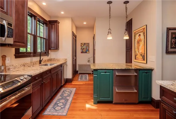 $8,000 | 17 Lincoln Street, Newport, RI 02840