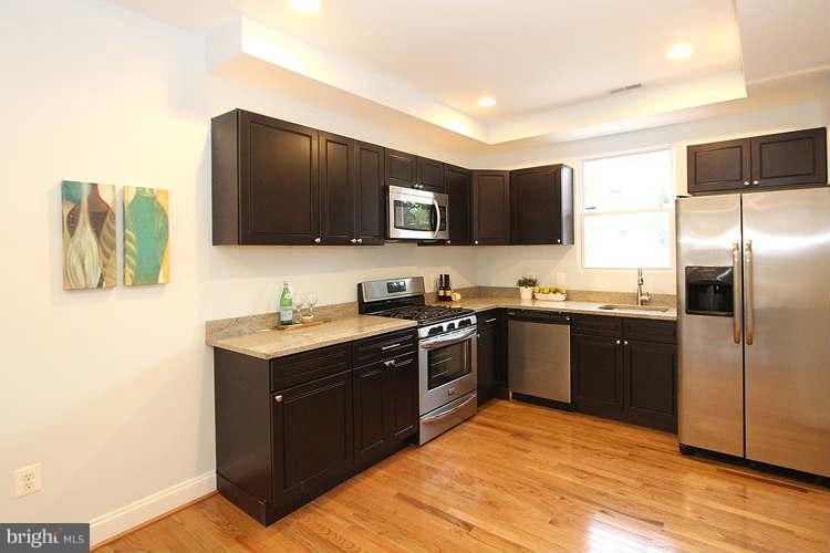 614 Roxboro Place Northwest Washington, DC 20011 - Photo 13 of 30 Kitchen
