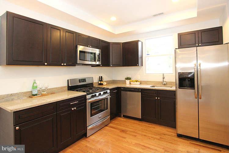 614 Roxboro Place Northwest Washington, DC 20011 - Photo 15 of 30 Kitchen