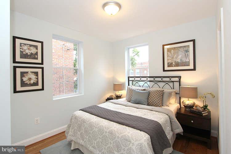 614 Roxboro Place Northwest Washington, DC 20011 - Photo 22 of 30 Bedroom (Master)