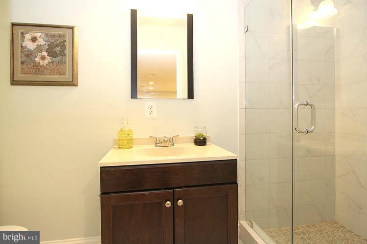 614 Roxboro Place Northwest Washington, DC 20011 - Photo 28 of 30 Bath