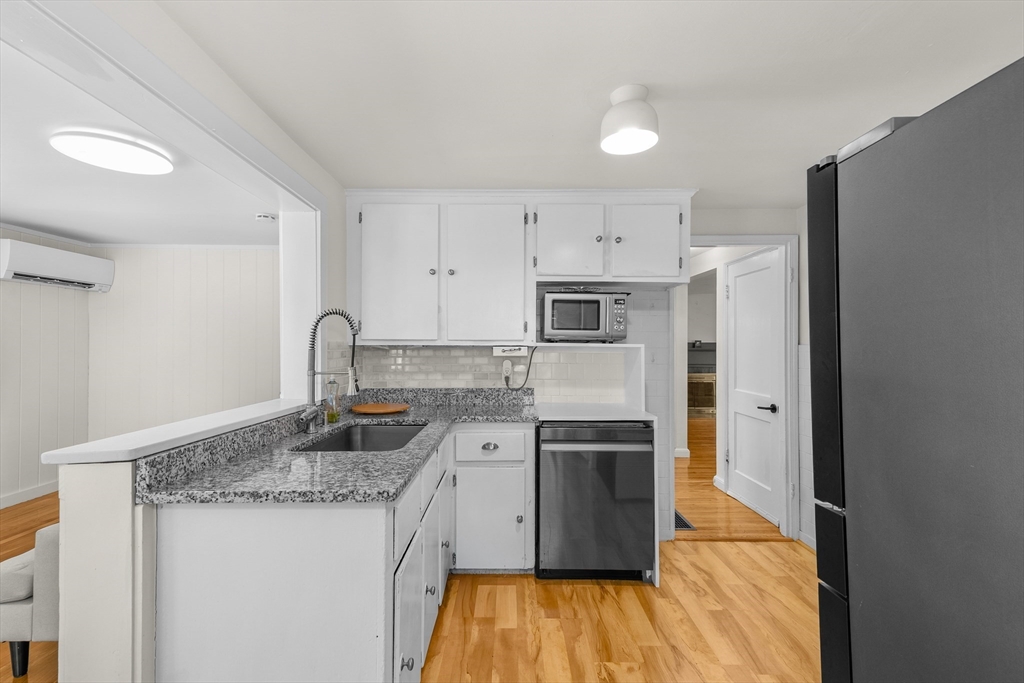 567 Poplar Street Boston, MA 02131 - Photo 16 of 42