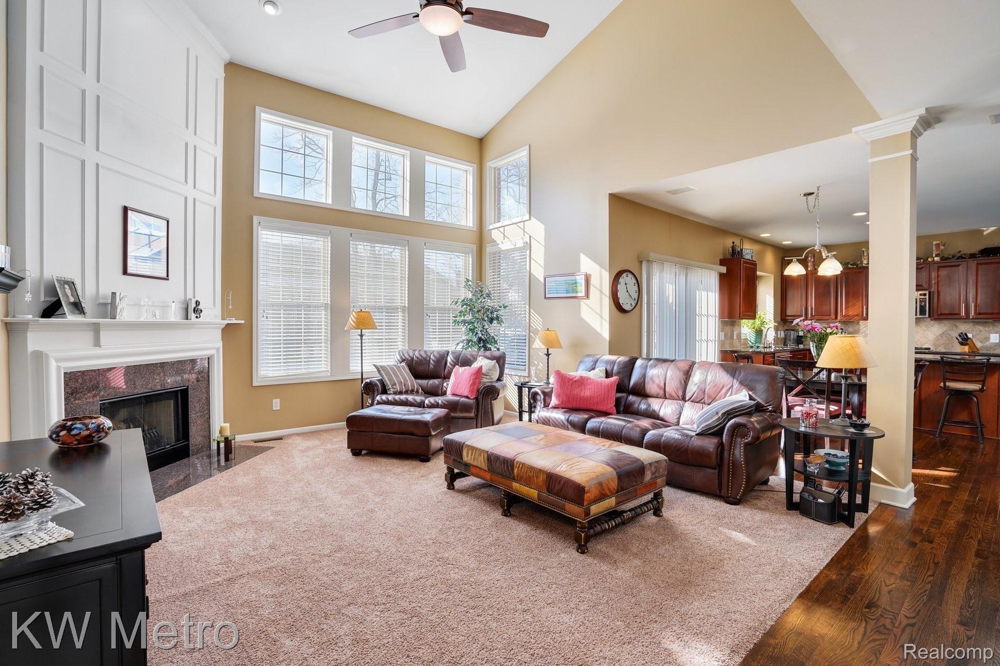 688 Windsong Drive Rochester, MI 48307 - Photo 11 of 35 Family room open to kitchen.jpg