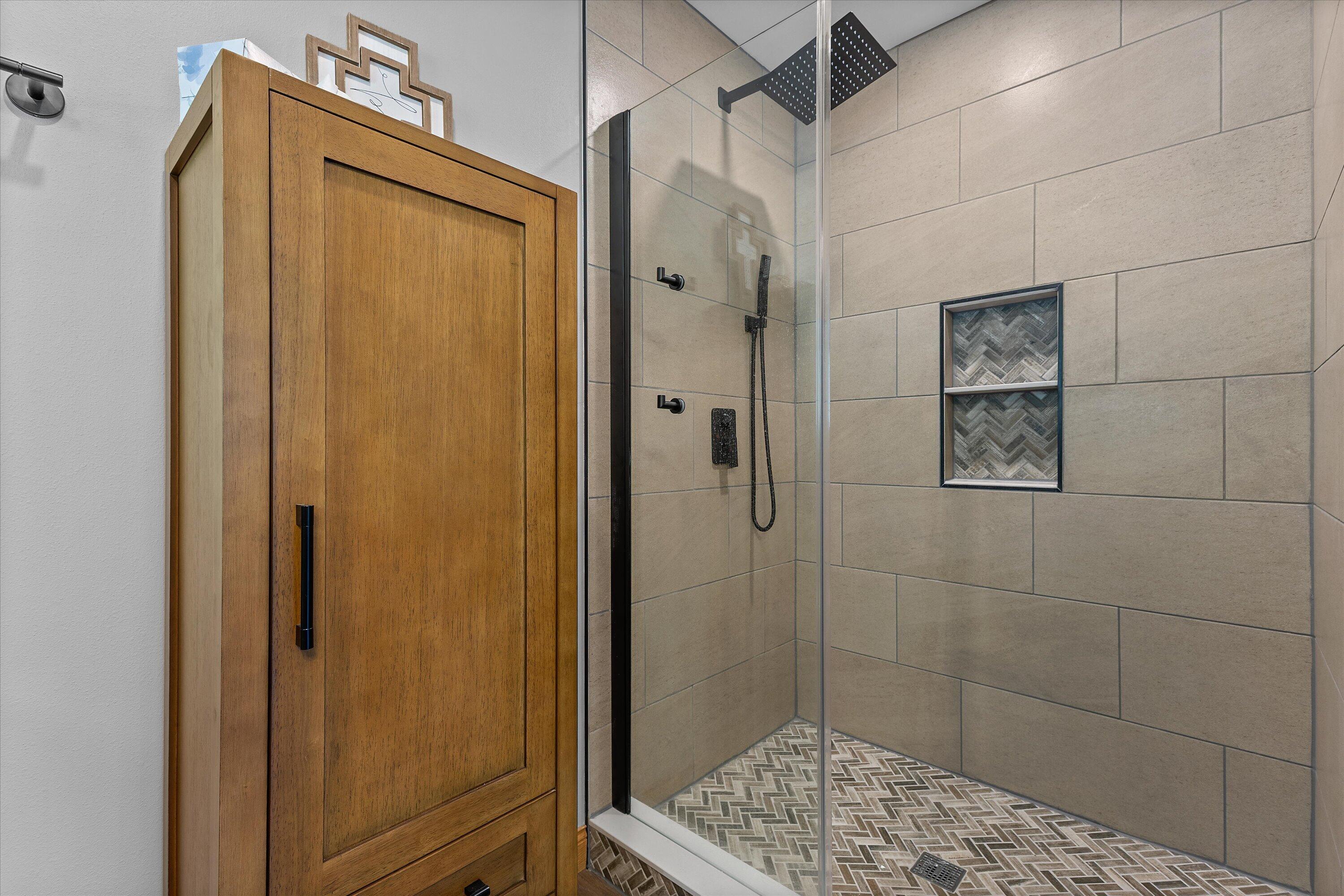 W290S2811 Carmarthen Road Genesee, WI 53188 - Photo 17 of 49 Owner Walk In Shower