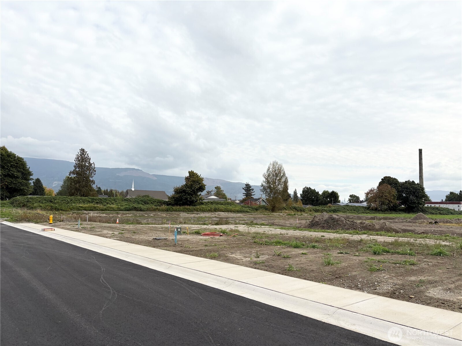 404 West 4th Street Everson, WA 98247 - Photo 3 of 14 a view of a lake and a houses