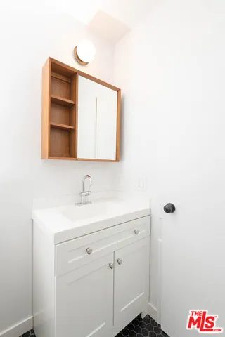 $1,995 | 5935 Chula Vista Way, Unit 103, Los Angeles, CA 90068