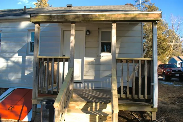 $2,750 | 17 Mayflower Circle, Holden, MA 01520