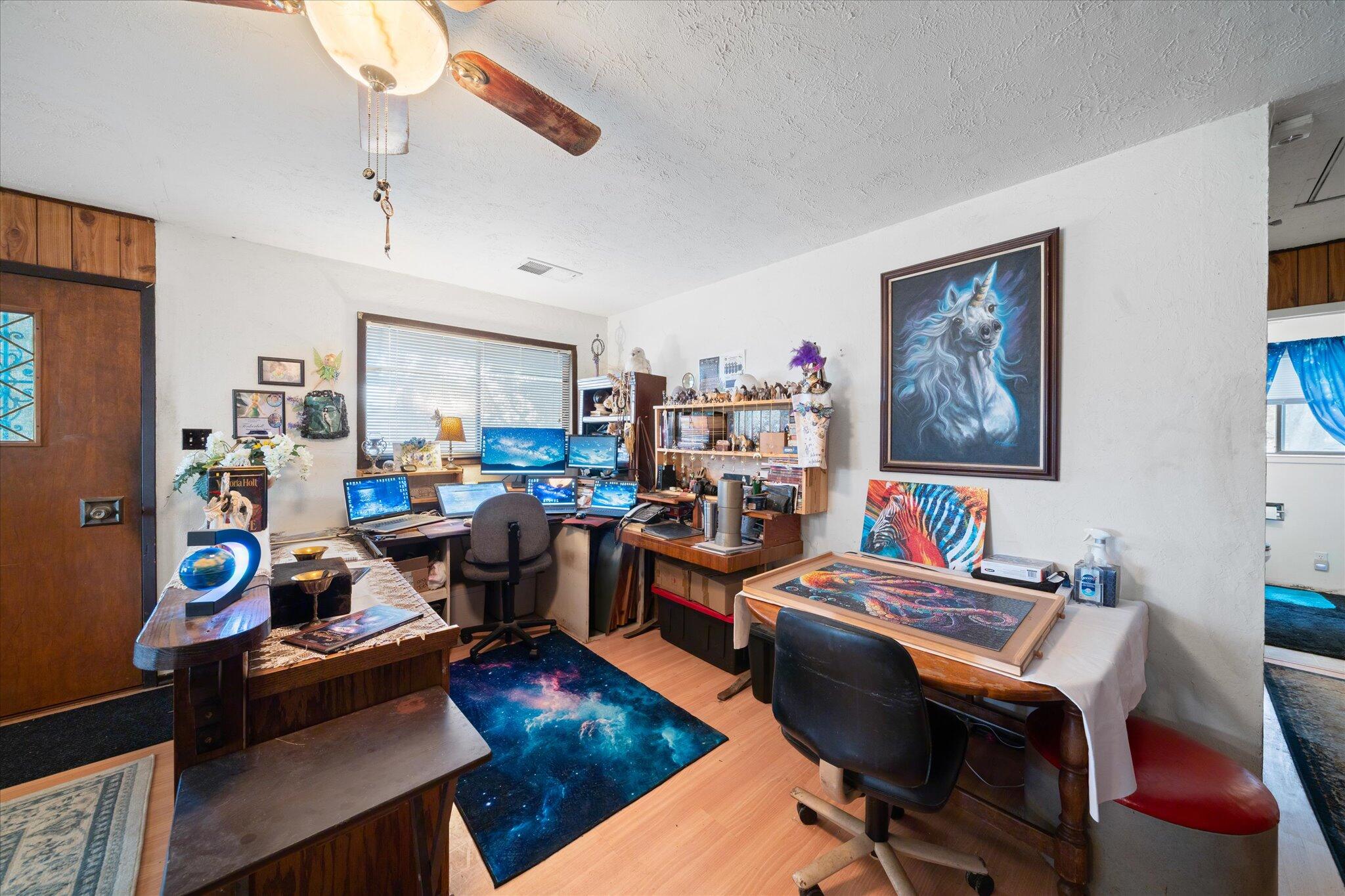 18750 Basler Road Cottonwood, CA 96022 - Photo 15 of 57 Living Room