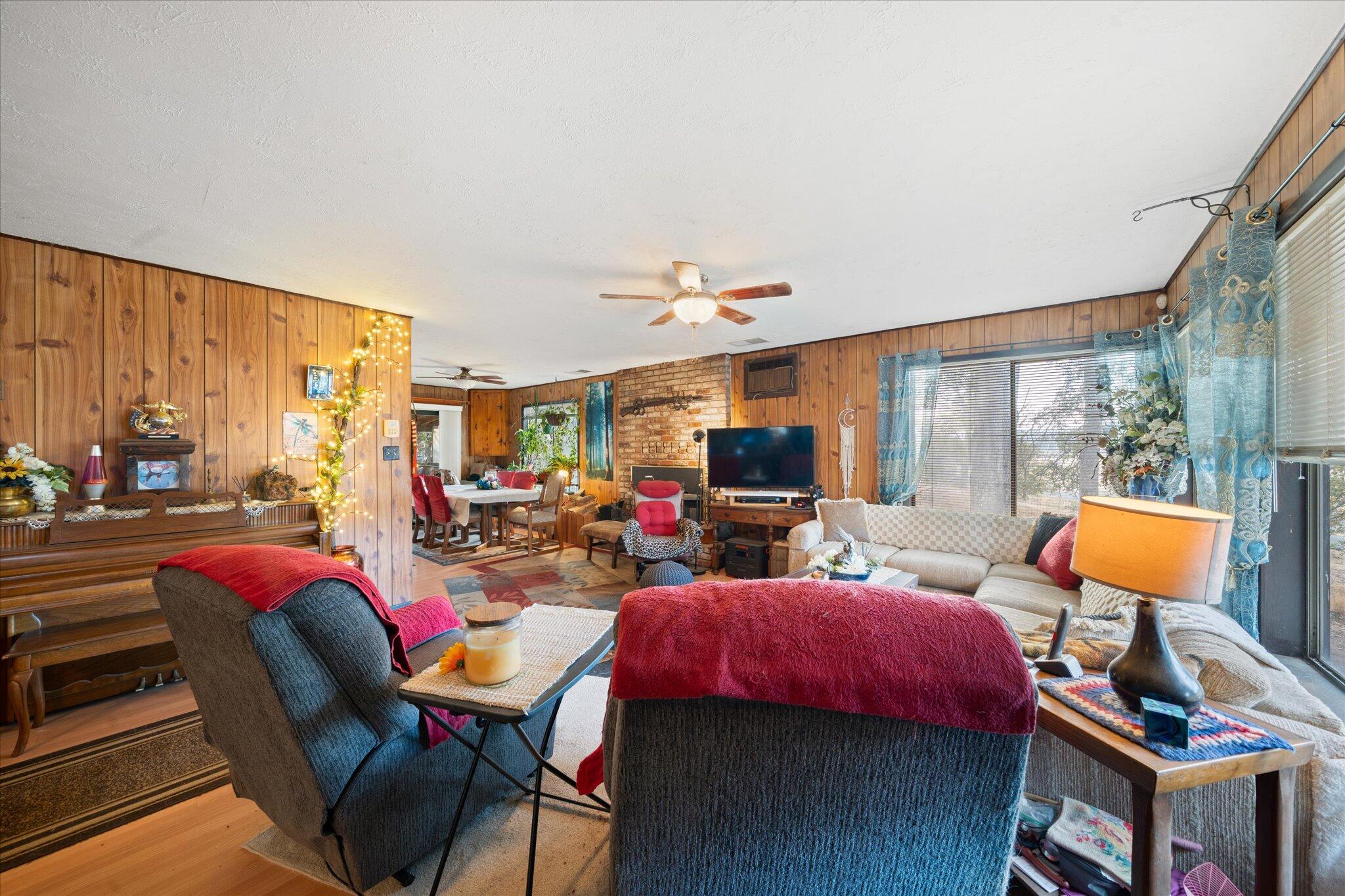 18750 Basler Road Cottonwood, CA 96022 - Photo 8 of 57 Living Room