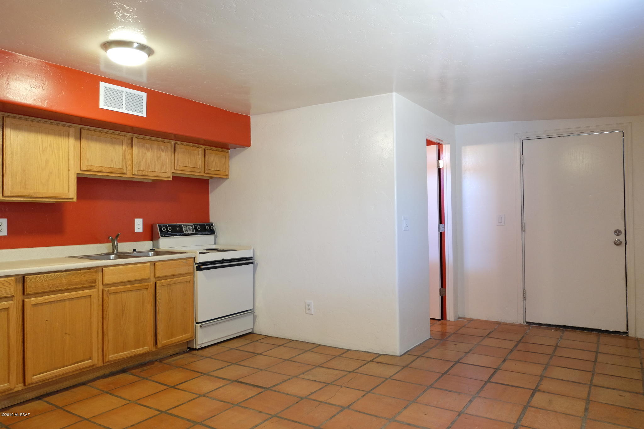 936 East Navajo Road, Unit 4 Tucson, AZ 85719 - Photo 2 of 18