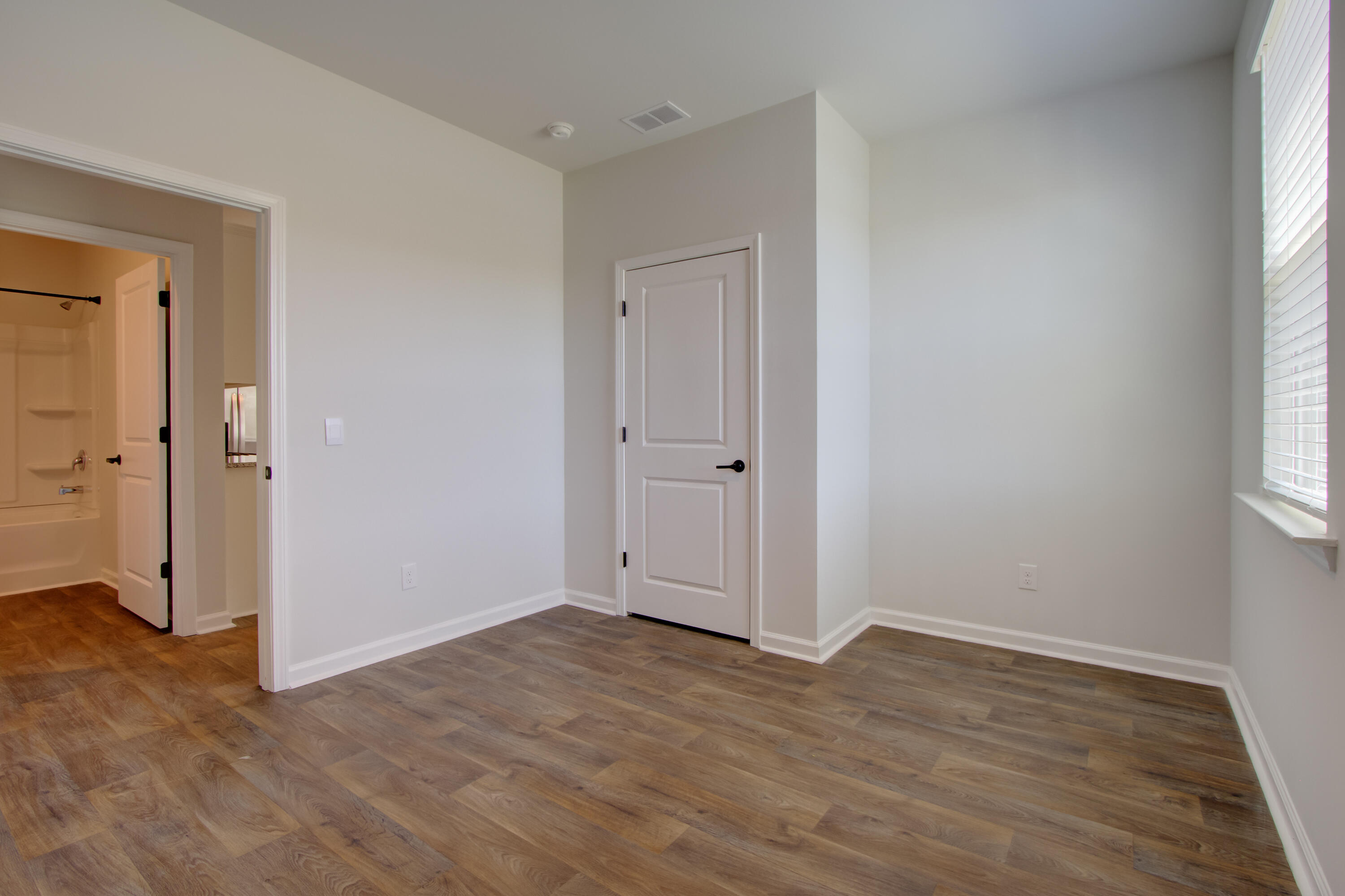 729 Long Blf Road Summerville, SC 29486 - Photo 19 of 33 05142026-031