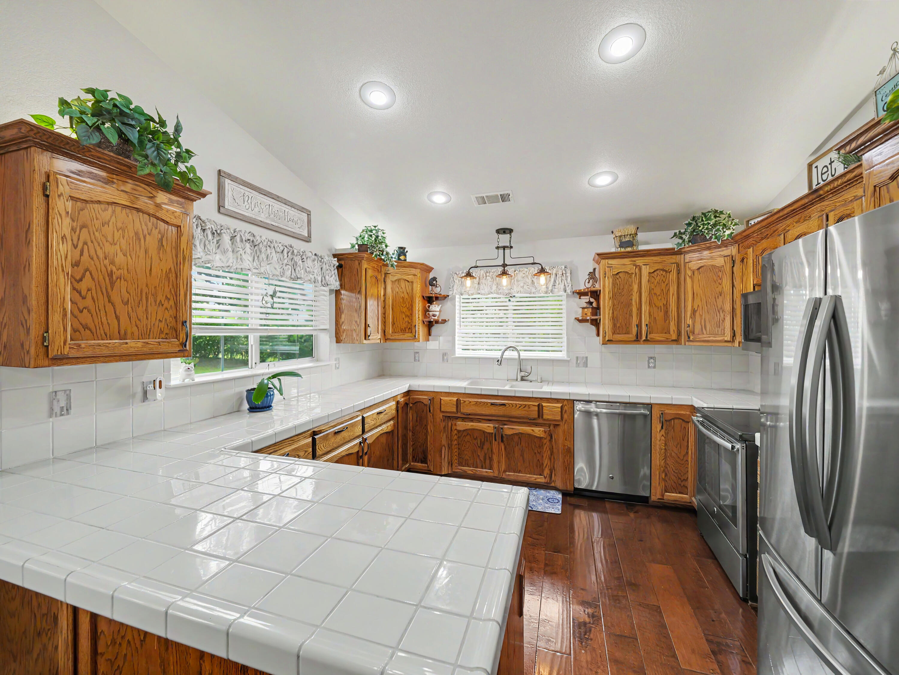 7008 Beatie Road Anderson, CA 96007 - Photo 12 of 42 P1003828
