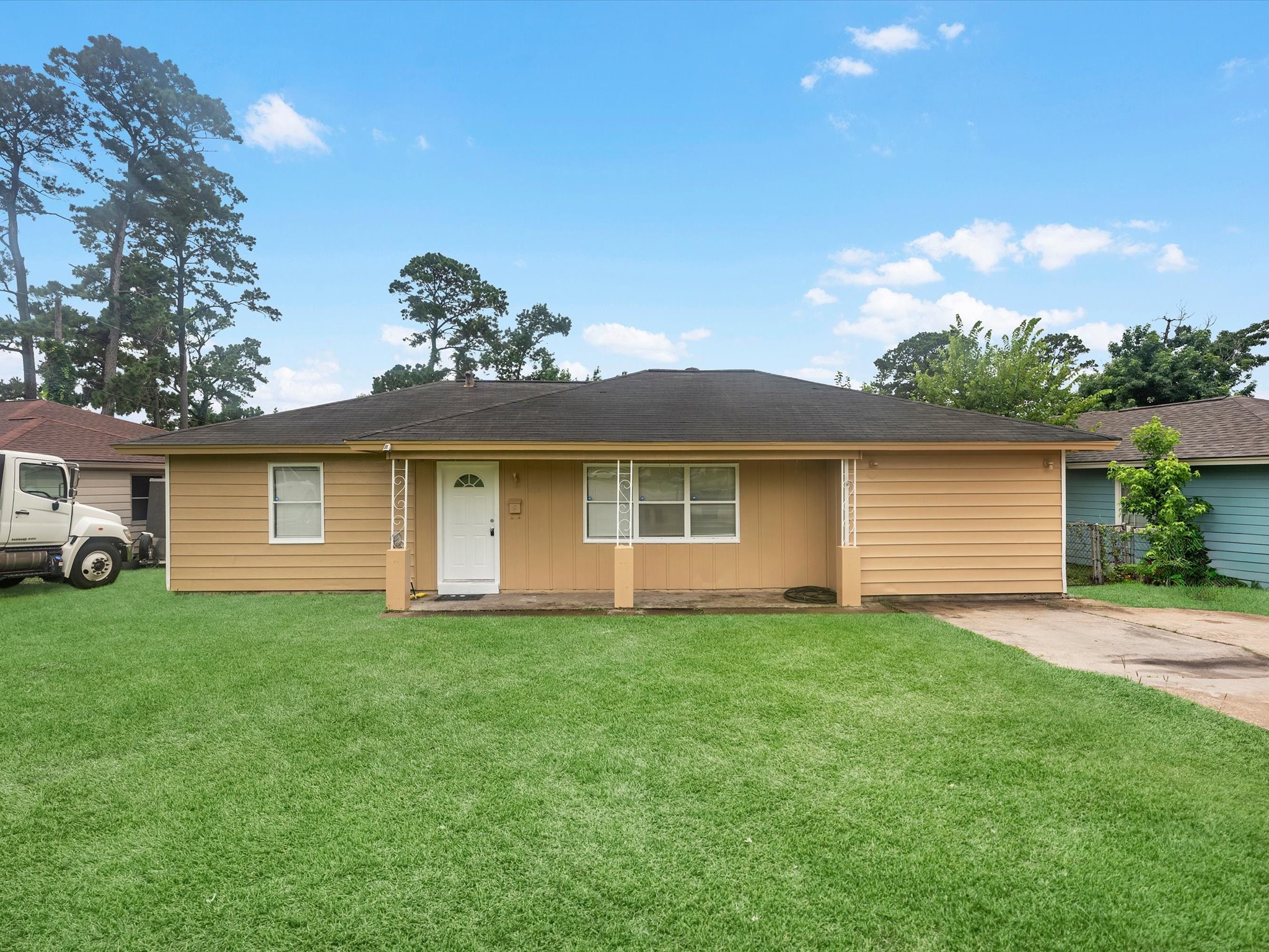 838 Rosewick Street Houston, TX 77015 - Photo 1 of 12 Welcome Home!