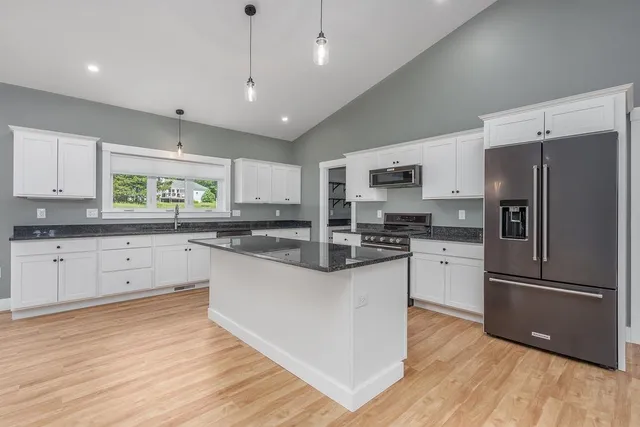 $669,900 | 5 Midmark Lane, Concord, NH 03301