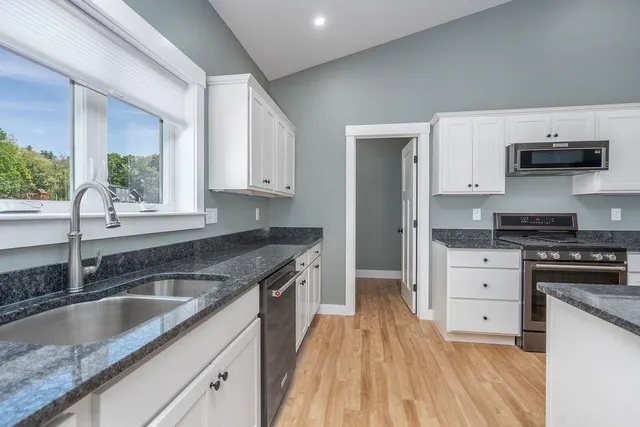 $669,900 | 5 Midmark Lane, Concord, NH 03301