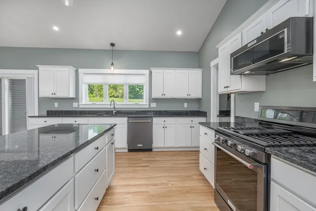 $669,900 | 5 Midmark Lane, Concord, NH 03301