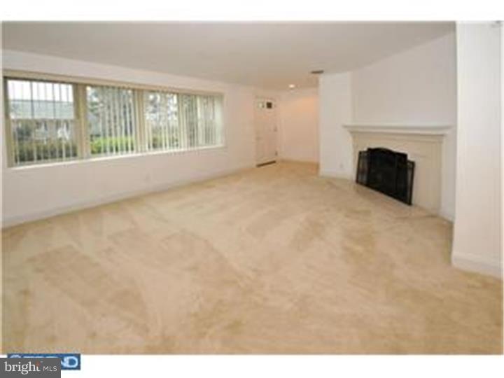 1519 Warner Road Abington, PA 19046 - Photo 8 of 16 Living Room