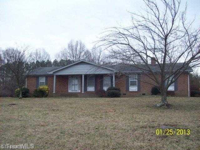 906 East Meadow Road Eden, NC 27288 - Photo 1 of 9 Exterior Front.