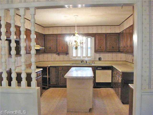 906 East Meadow Road Eden, NC 27288 - Photo 4 of 9 Kitchen.