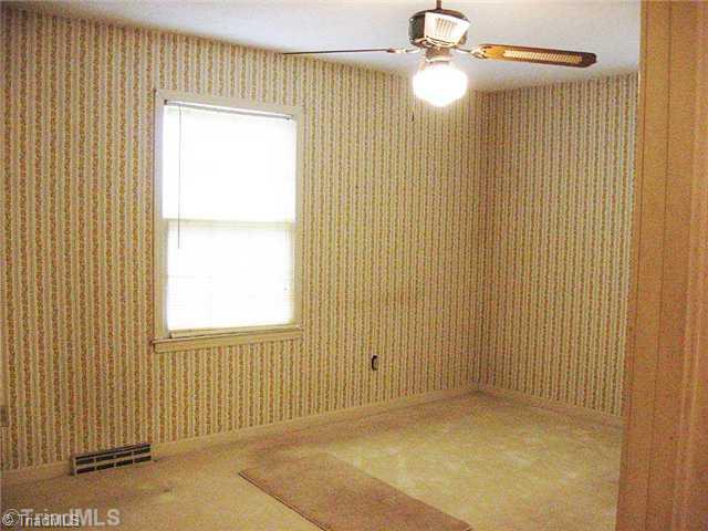 906 East Meadow Road Eden, NC 27288 - Photo 8 of 9 2nd Bedroom.