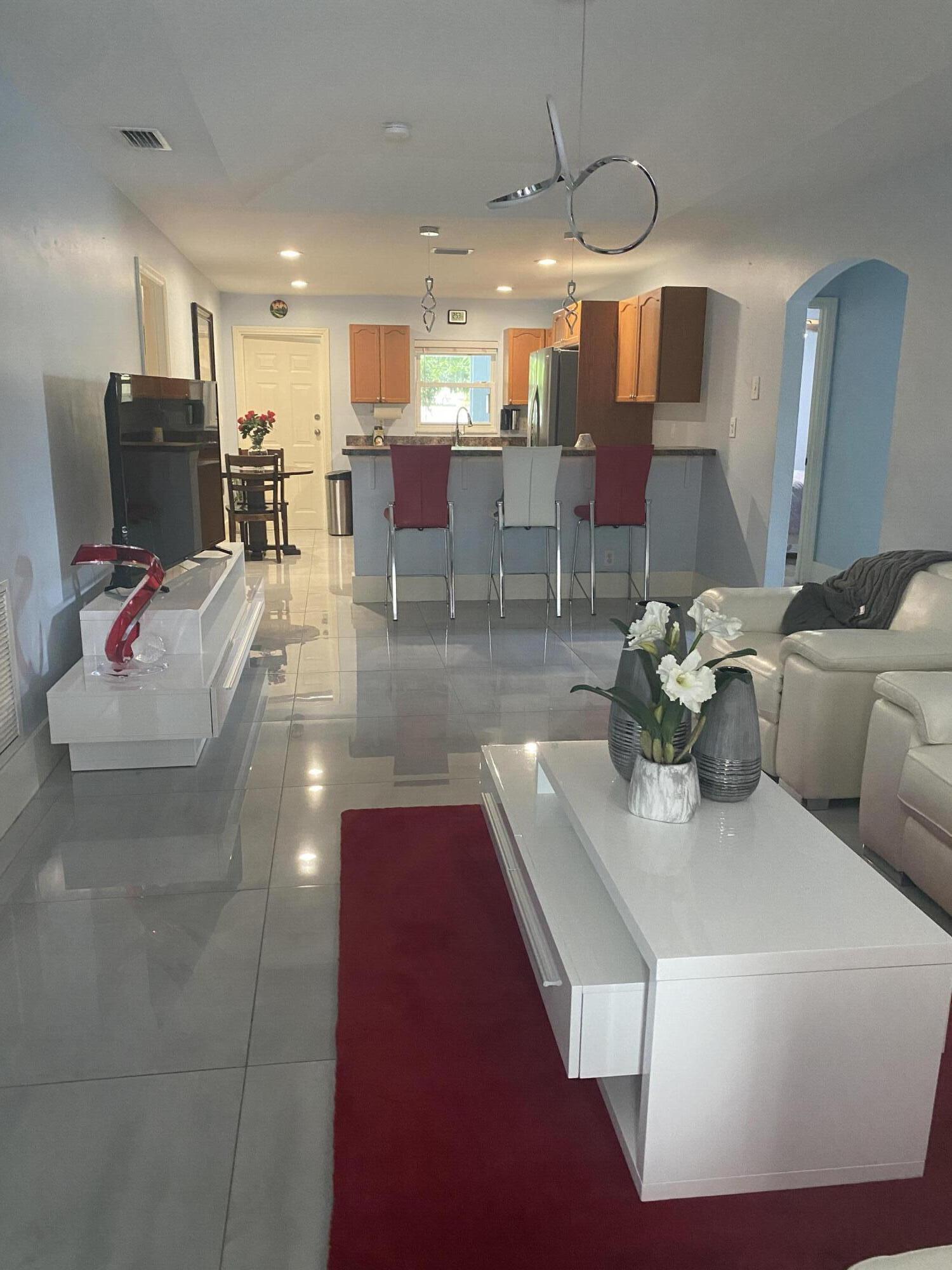 5969 Mango Road West Palm Beach, FL 33413 - Photo 3 of 12 IMG_7463