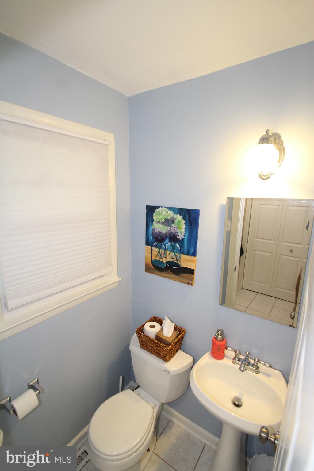 45 Rankin Road Newark, DE 19711 - Photo 6 of 14 Powder Room