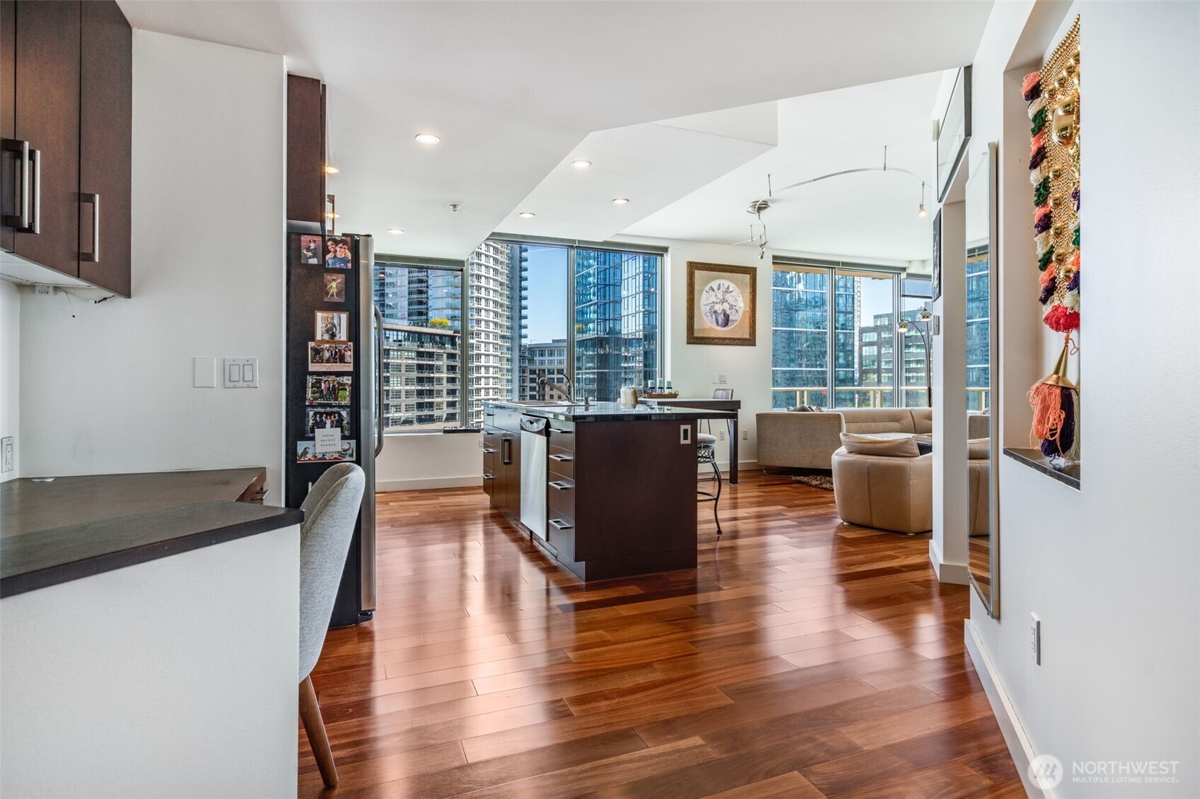 910 Lenora Street, Unit S1203 Seattle, WA 98121 - Photo 13 of 38