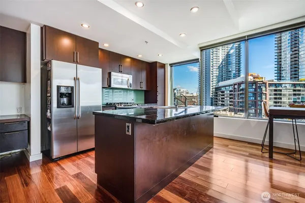 $3,100 | 910 Lenora Street, Unit S1203, Seattle, WA 98121