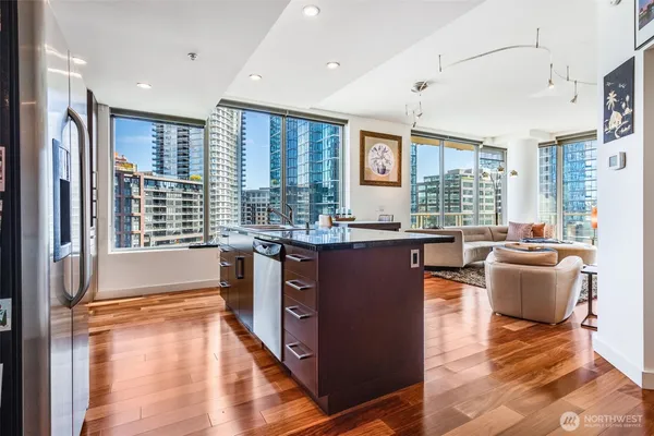 $3,100 | 910 Lenora Street, Unit S1203, Seattle, WA 98121